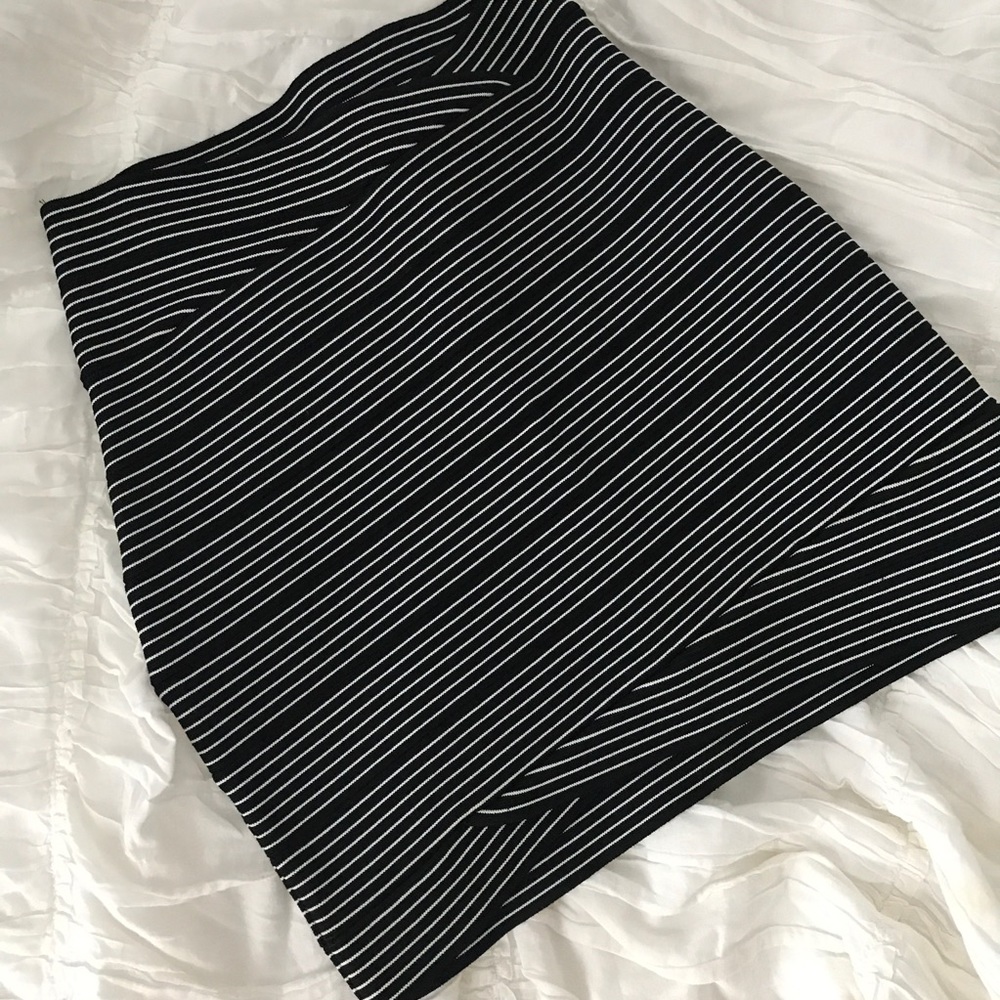BCBGMAXAZRIA Asymmetrical Bandage Black Mini Skirt